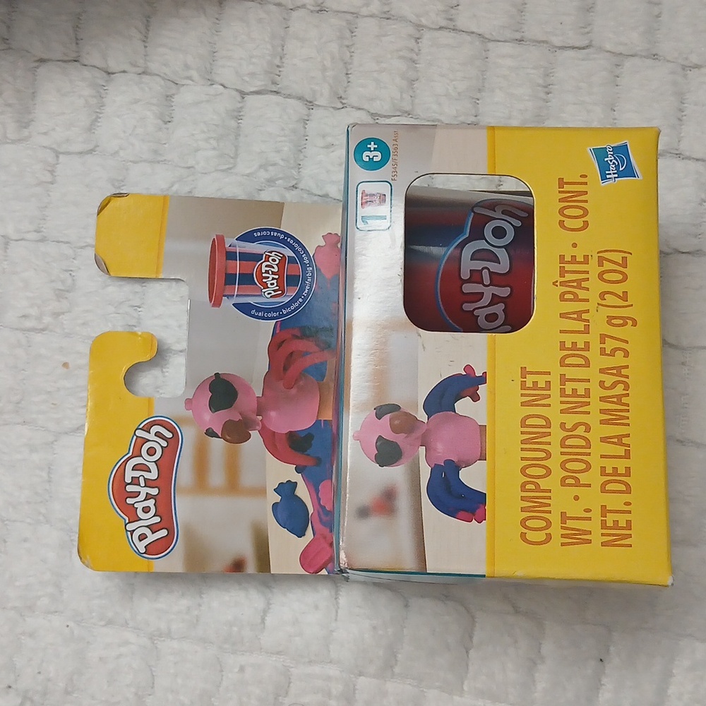 PlayDoh Pink and Blue Modeling Compound 57g NWT